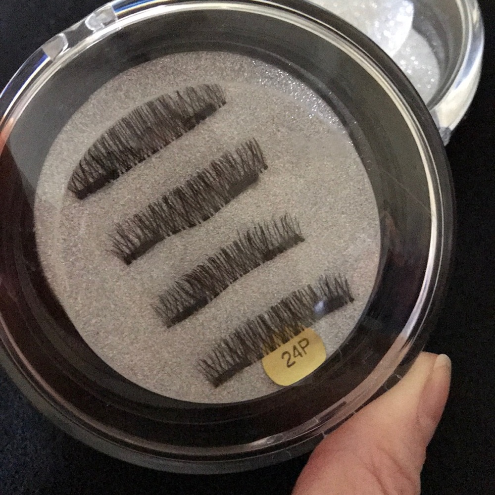 NEW Magnetic Eyelashes! Two sets
